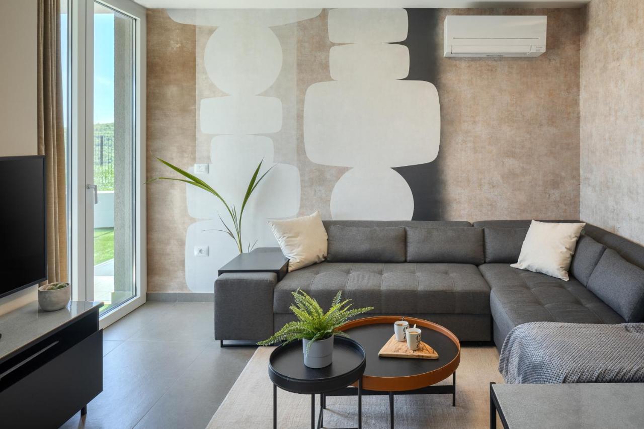 Royal Hilltop Residence Labin  Ngoại thất bức ảnh